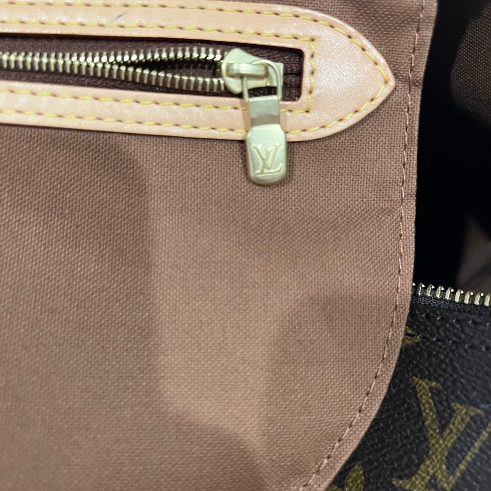 Louis Vuitton Monogram Speedy 40 Handbag in Brown - Picture 9 of 17